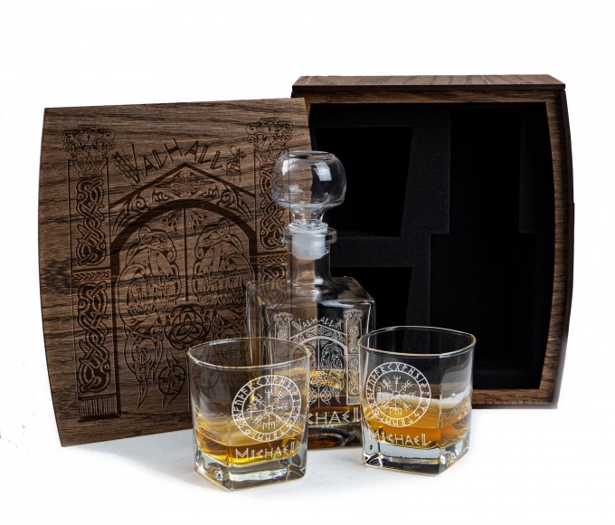 gift for men Personalized whiskey gift set,gifts for dad,Whiskey decanter,Game master, Dragon, geek culture, fantasy